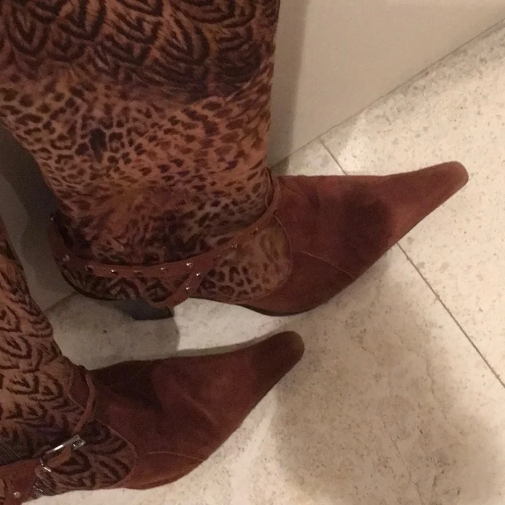 Boots - Picture 3 of 5